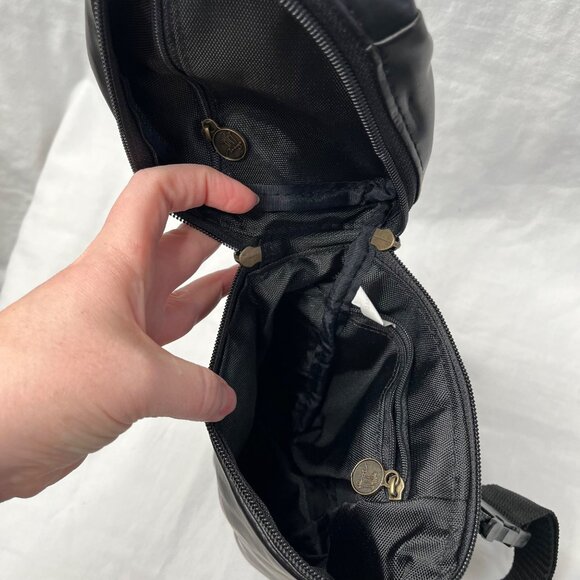 Mirage Las Vegas Black Fanny Pack Belt Bag Casino memorabilia - Picture 6 of 11